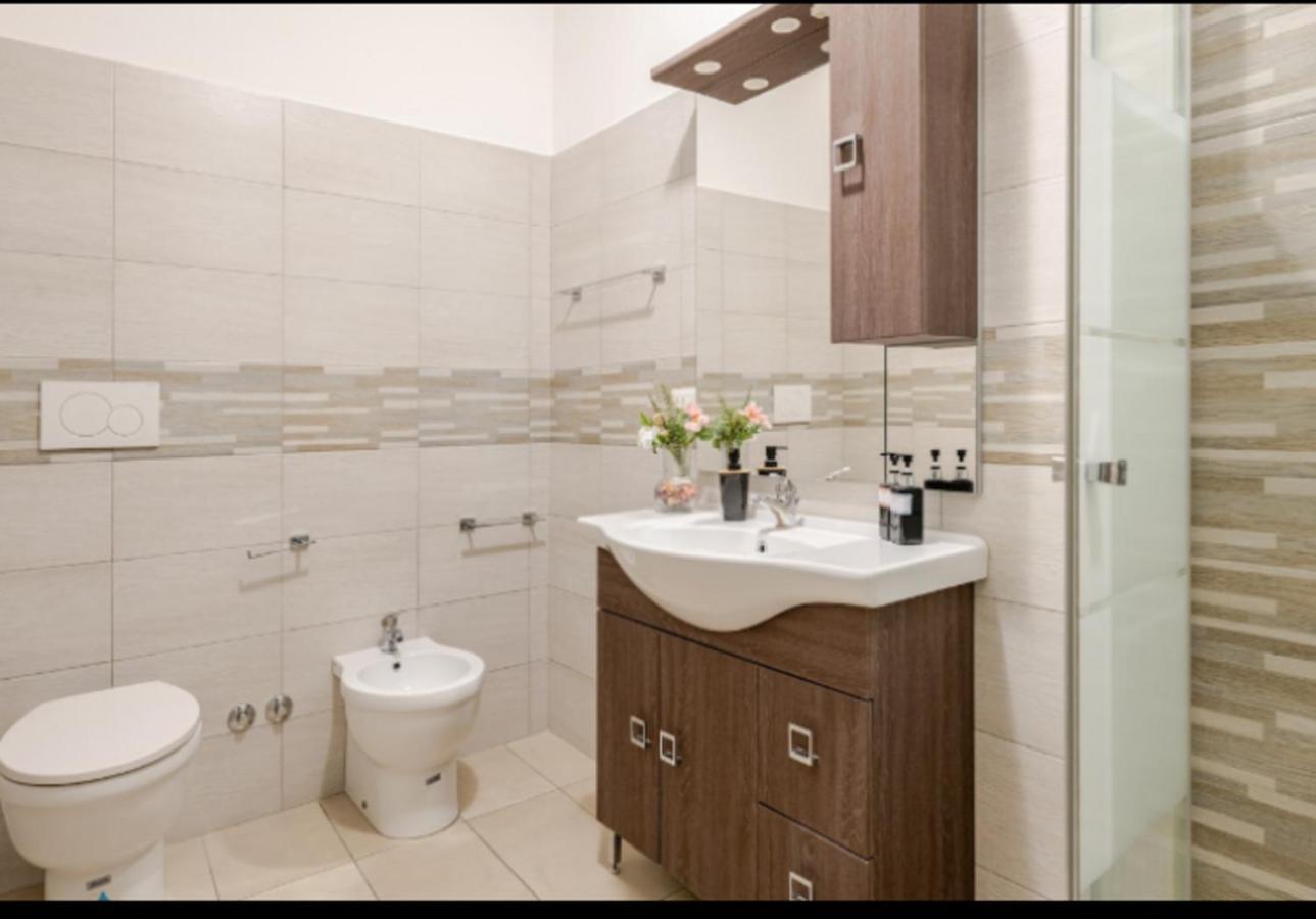 Secret Casa Bovari Metro B1 Conca D'Oro Rome Extérieur photo